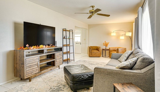 2-bedroom house in Quiet Youngtown with cool AC & laundry room-