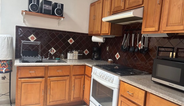 2-bedroom Villa in lovely San Pedro Tlaquepaque with WiFi, AC