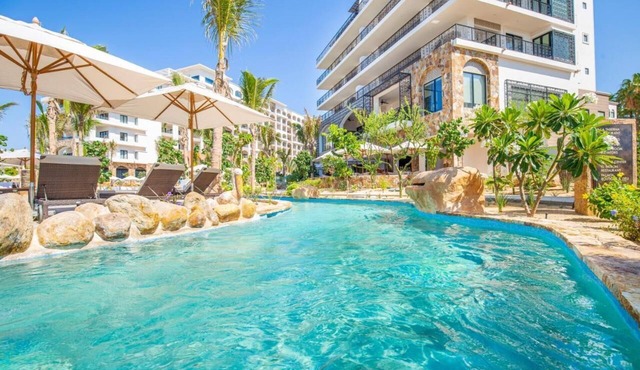 2 Bedroom Ocean View Suite with amenities. 20%DISCOUNT!