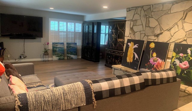2-bedrooms 1 bath in the house wonderful Agoura Hills with AC