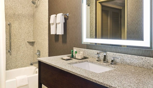 2 Connecting Suites at a 4⭐️ Hotel