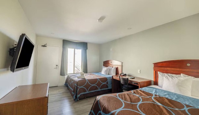 2 Queen Beds Quaint Stay Near Route 66 Museum - Perfect for Road Trip Stopovers
