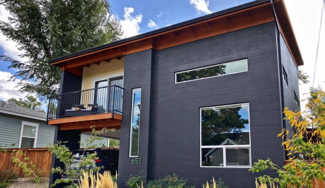 2 Sumptuous Master Suites - 8 min walk to DOWNTOWN!
