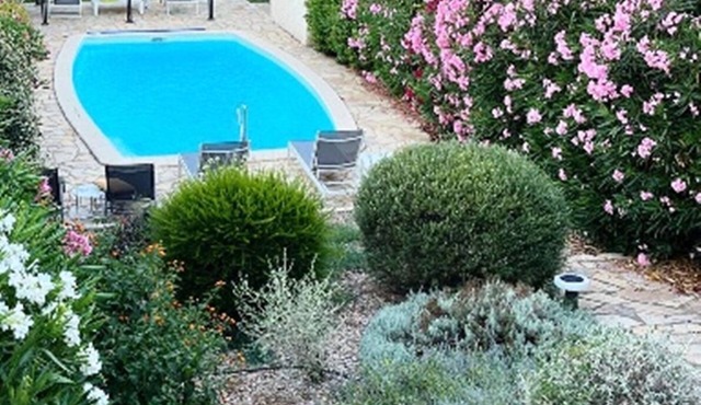 2026 Comfort rental private heated pool 2 bedrooms air conditioning