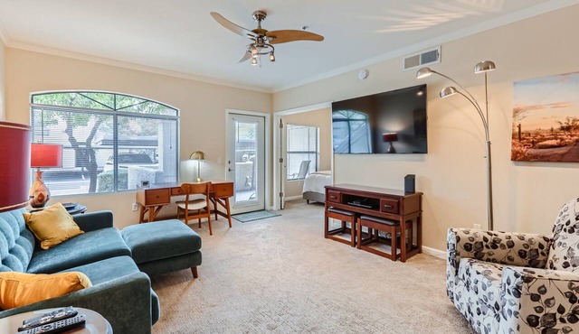 2bd/1ba North Scottsdale Condo