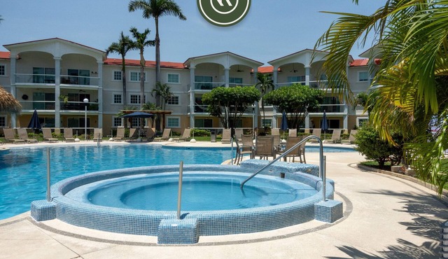 2BR Condo in Acapulco with Private Patio - Pool