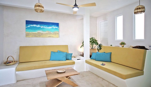 2BR - Fast Internet, Near Beach, Pool, King Beds, ACs