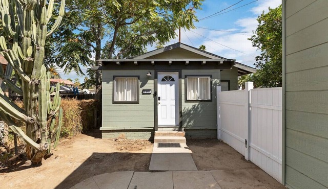 2BR Tiny Home near Mission Inn Festival of Lights