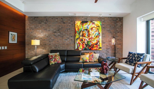 2BR w/Workspace | Rooftop Pool, Gym & Bar