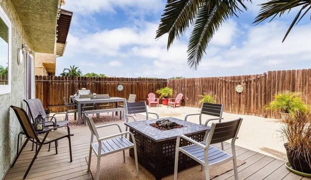 3 BED/2 BA -Walk to Beach/PRIVATE yard-Sleeps 8 1 HR to LA/30 Min Santa Barbara