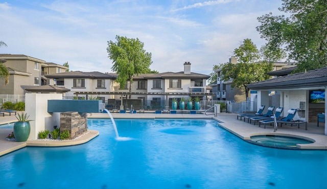 3 Bedroom/2 Bath Condo in Kierland - Close to Dining, Shops & Golf