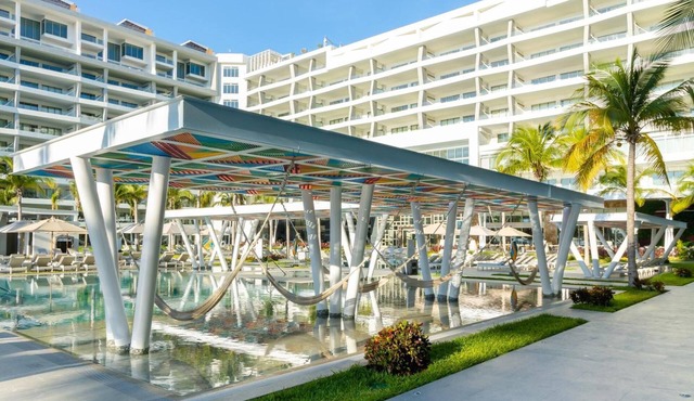 3-bedroom condo in a 5 Star Resort in Cancun.