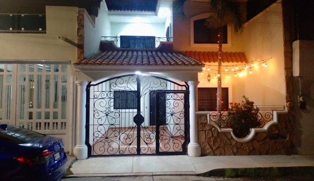 3-bedroom house in tranquil Mazatlán with a cool AC breeze