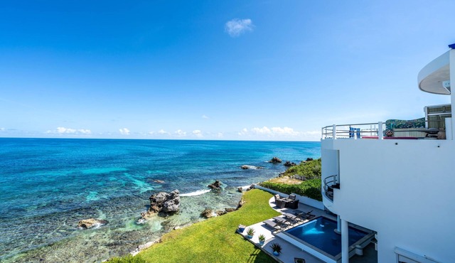 3 BR Ocean Front Home w/Pool