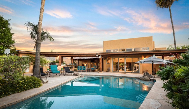 3-Court Pickleball Retreat Surrounded by Mountains