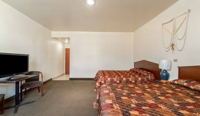 3 Family-Friendly Rooms in the Heart of Brownsville | Value Stay