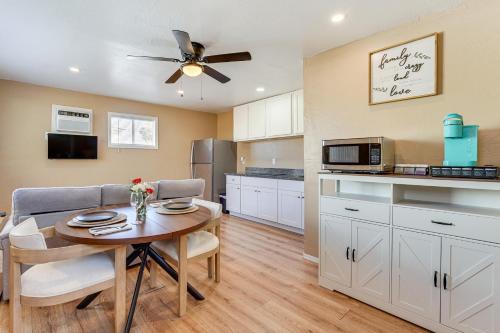 3 Mi to Lookout Mtn! Gem w/Fire Pit + Fenced Yard
