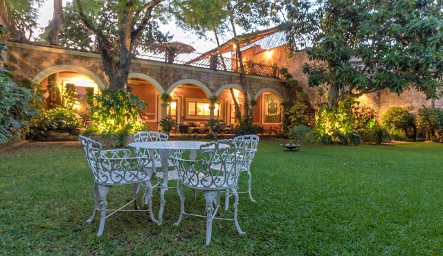 300 year old colonial mansion one block from the town square