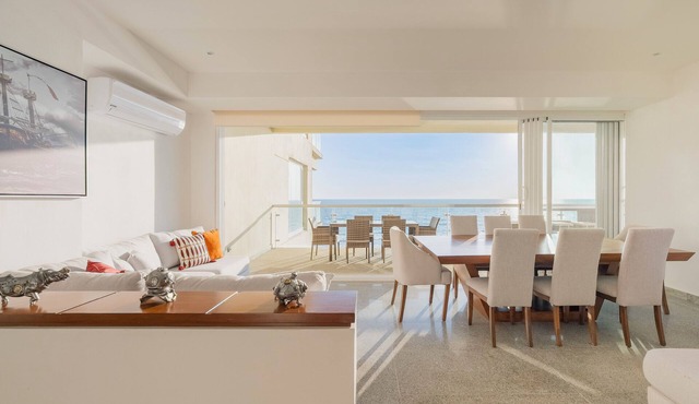 3BDR Ocean front luxury APT in Acapulco Diamante