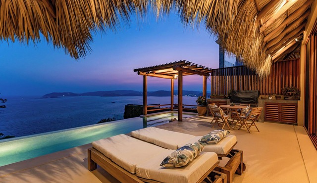 3BR Luxury Villa | Pool & Panoramic Ocean Views