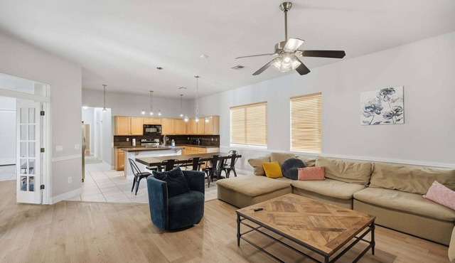 4 bedroom 2 bath home with pool, wi-fi, laundry
