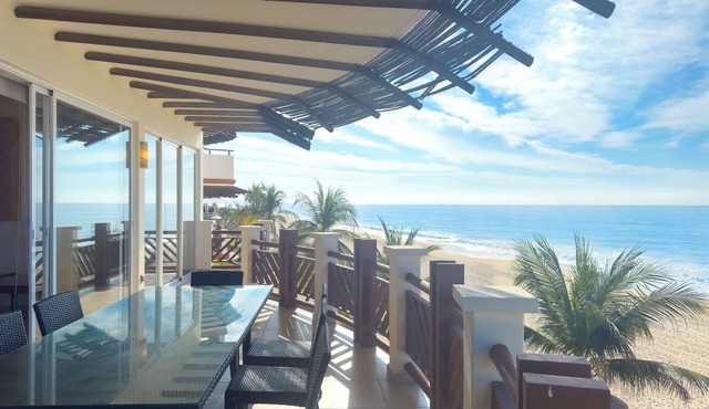 4 Bedrooms 3 Bathrooms Beach & Ocean Front