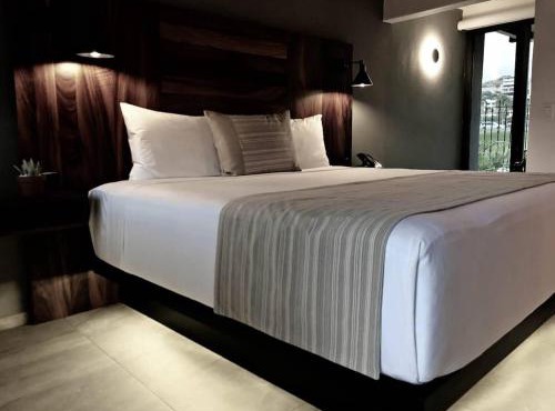 4 Charming Suite King Rooms in Luxurious Boutique Hotel