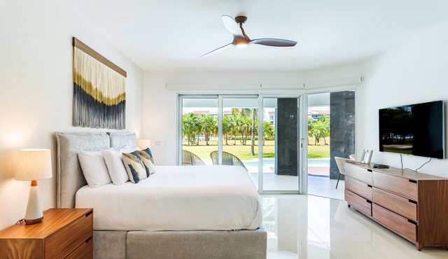 402N Casa Lucerna (2-Bedroom Apartment) with Pool - Handicap accessible by RedAwning