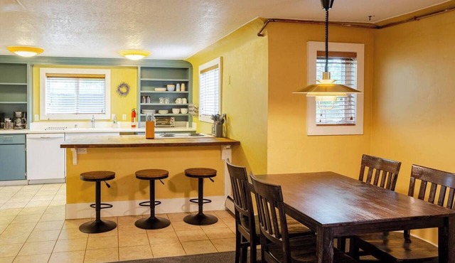 4th St. Hideaway: Minutes to UM, River & Downtown