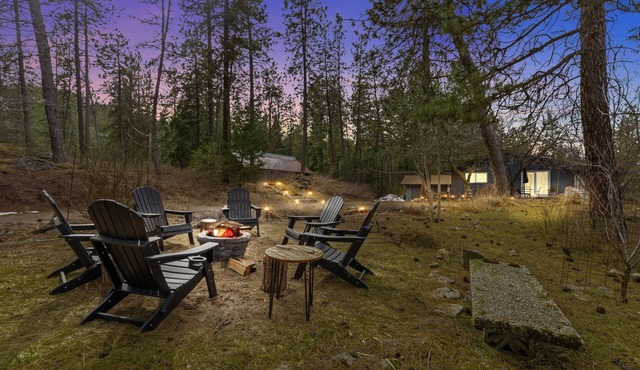 5-Acre Cabin. 1 Min to River Access & Downtown Post Falls. Near CDA