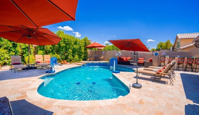 5 Bedrooms | Hot Tub | Firepit | BBQ Kitchen