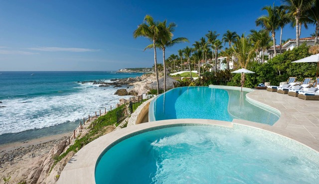 5 BR Beachfront Casa Roca de Pajaro w/WiFi, Heated Pool, Satellite TV + More!