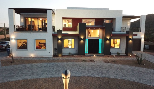 5 Star *Sleeps 22 6 Bed 6 Bath 6,000 SQ Ft Modern Superstition Mnt Estate