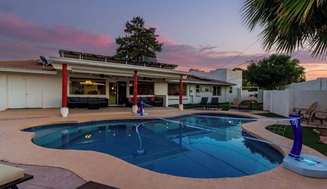 5BR w/Heated Pool & Spa Next To Downtown Chandler