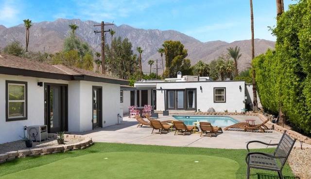 6 Bedroom Desert Oasis with pool, spa, & putt-putt
