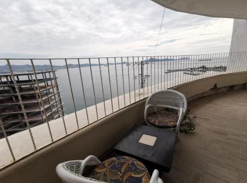 64 Peninsula del Capitan