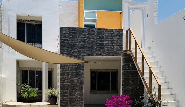 7 minutes from the Malecón 1 from Plaza Ley el Mar 1 Bedroom