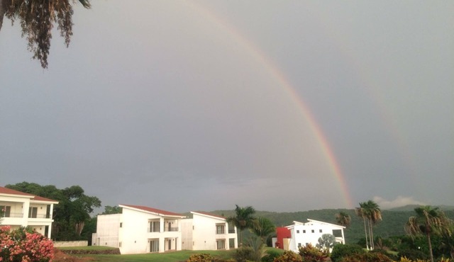 #7 Shared Pool, 3 Bedroom/3 Bathroom, Private beach ramada WIFI SKY