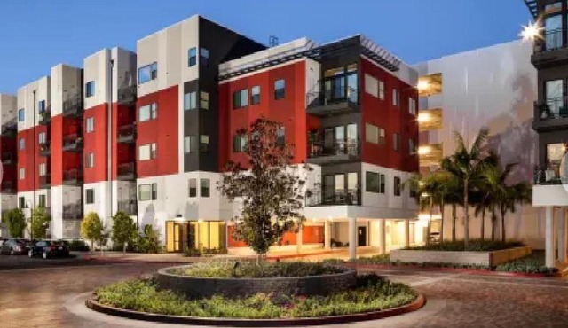 A-Class Luxury 2 Bedrooms Apt in Woodland Hills CA