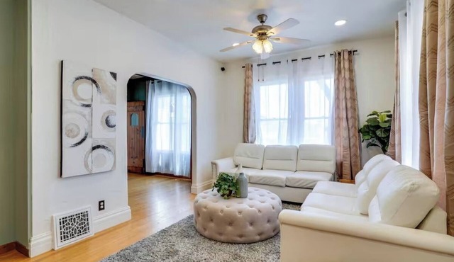 A Exquisite Vintage Rare Historical Ranch House!