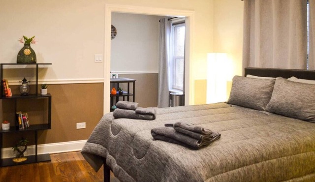 A laid-back studio few minutes from Wrigley Field in Chicago