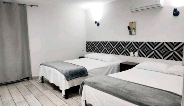 ¡A Pasos de la Plaza Principal! Habitación muy Céntrica en Tequila