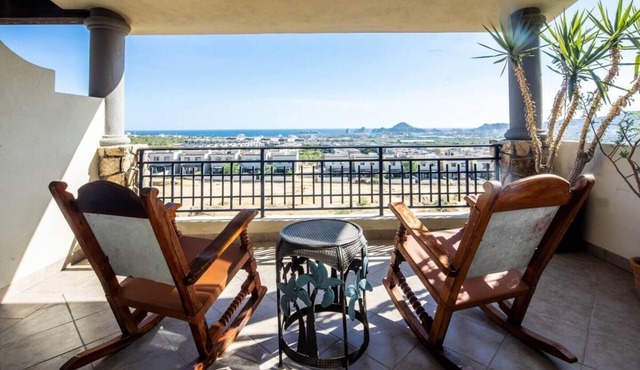 A spacious 3-bedroom escape offering stunning views and a comfortable setting for a relaxing getaway.