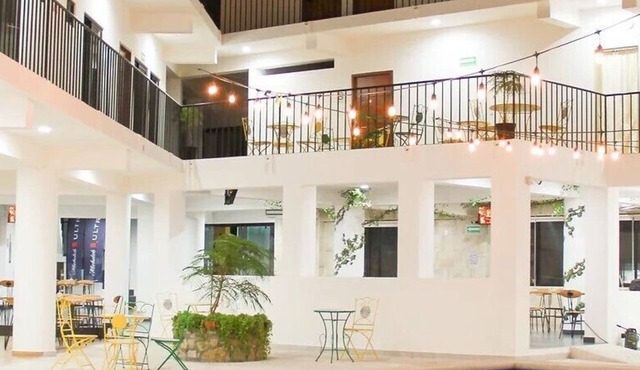 Acacia Hotel