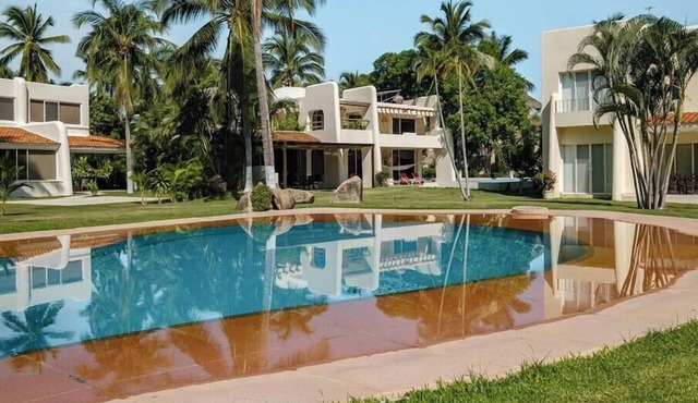 Acapulco 5BR/4BA Condo | Pool, Hot Tub & Gym