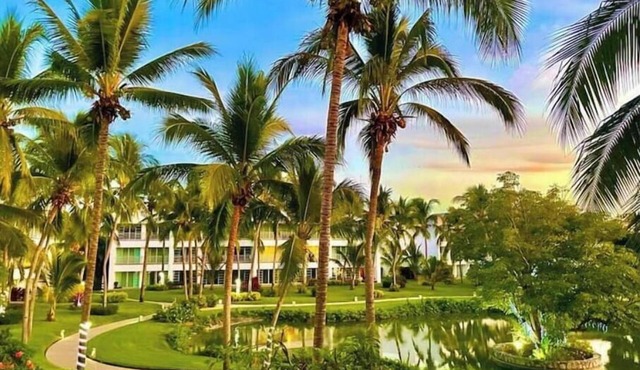 Acapulco Diamante Lake View with Outward-Facing Balcony