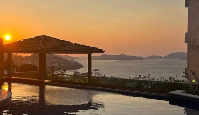 Acapulco Retreat for Big Families, Friends & Lifelong Memories