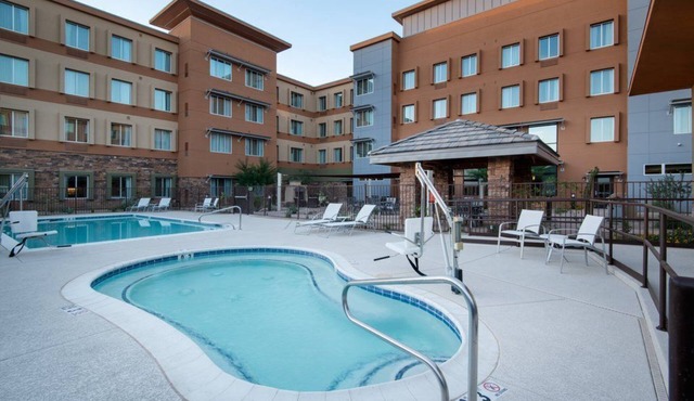 Accessible King Studio w/Roll-In Shower + Pool