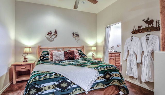 Adorable Casita with private entry and porch. Enjoy the Sonoran Desert Serenity.