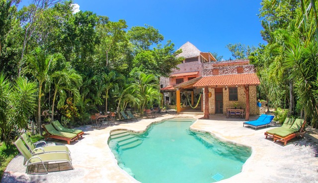 Akumal Jungle Villa 4 br, Private Cenote and pool